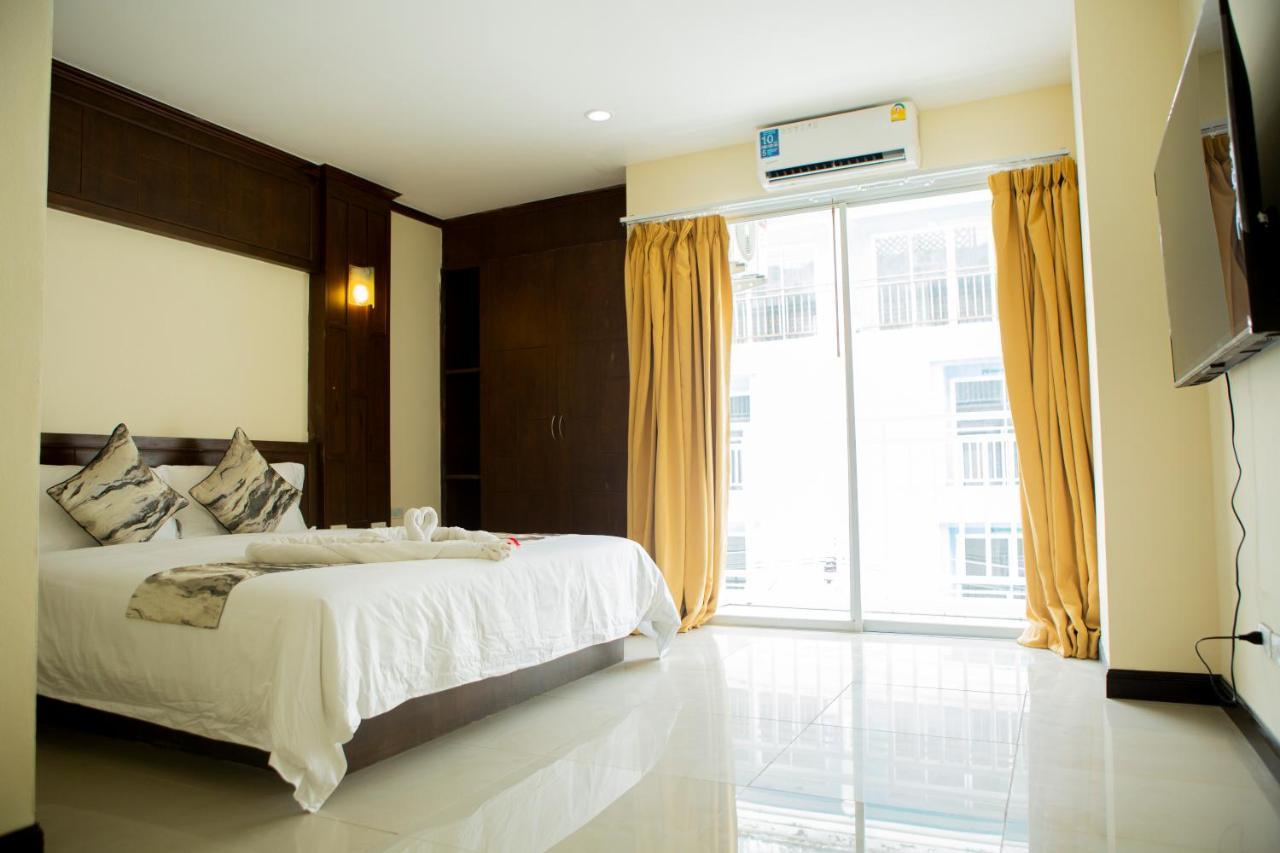 Blue Skyline Hotel Patong Esterno foto